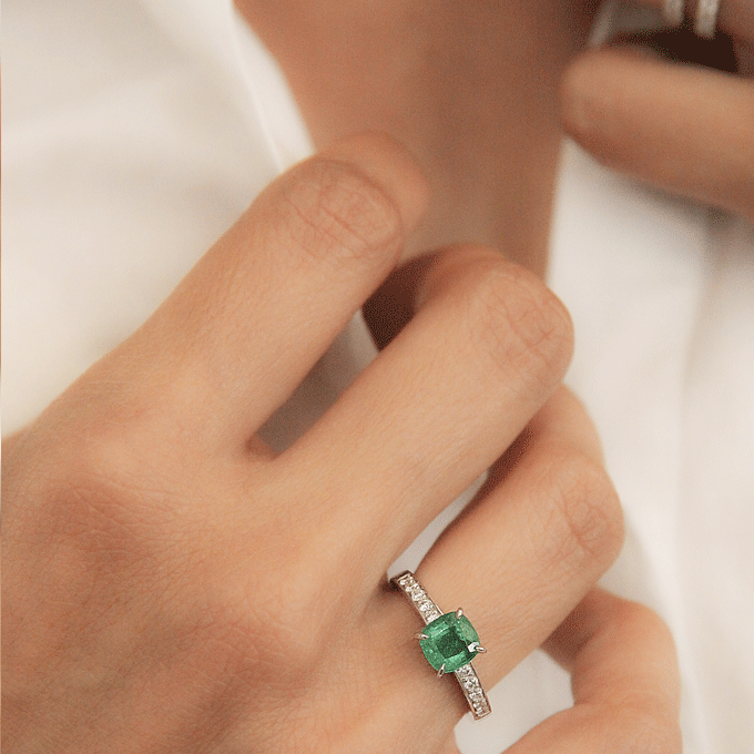 Bague Emeraude et Diamants