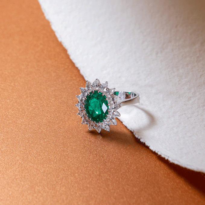 Bague Emeraude et Diamants
